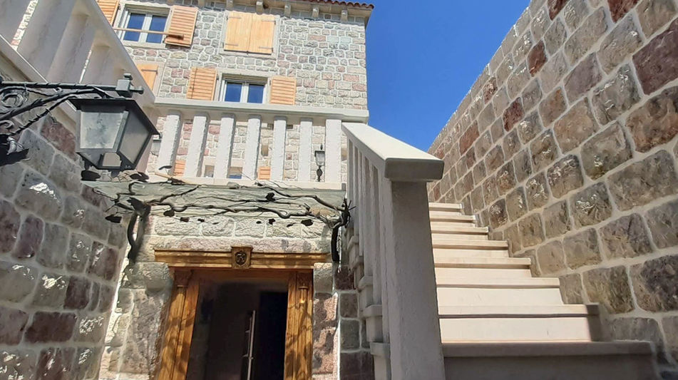 Дом площадью 494 кв.м. с видом на море, лот 1004