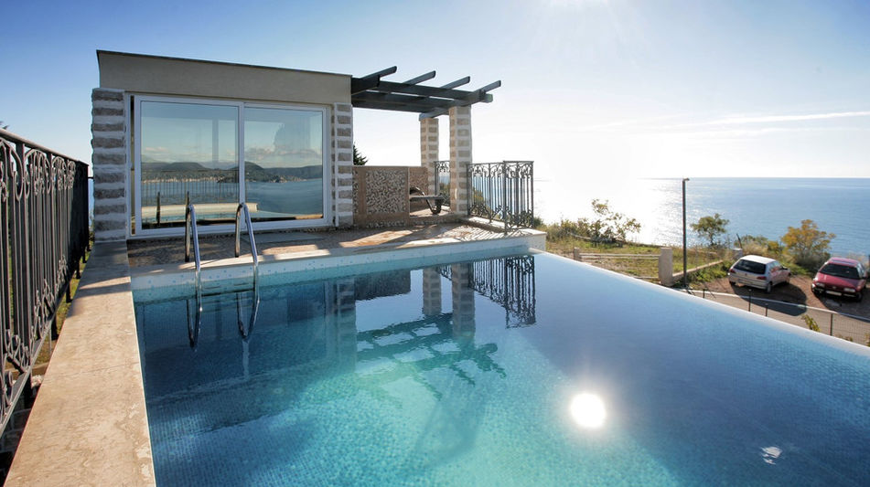 Дом площадью 494 кв.м. с видом на море, лот 1004