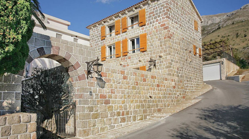 Дом площадью 494 кв.м. с видом на море, лот 1004