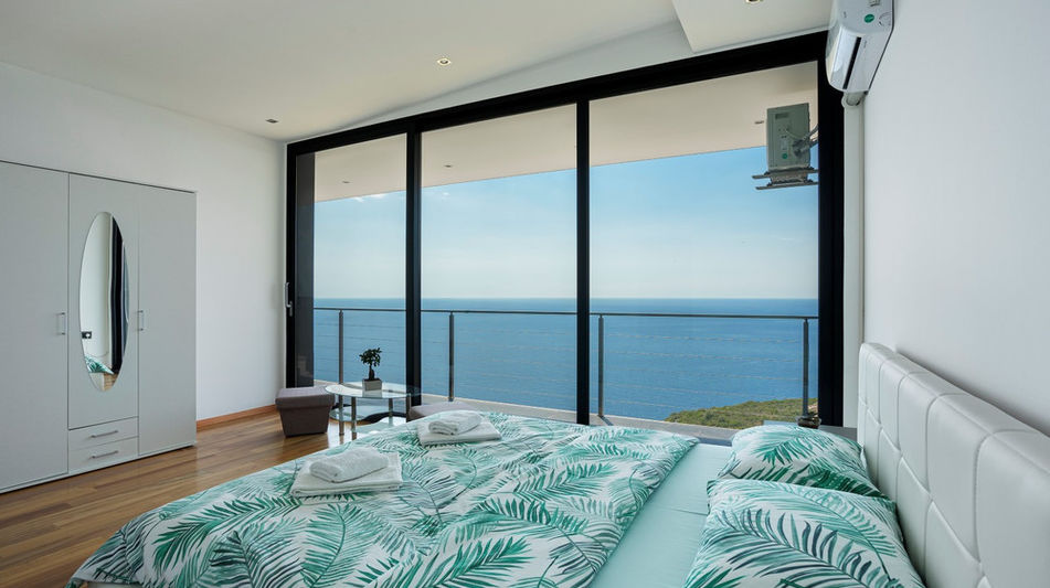 Дом площадью 1150 кв.м. с видом на море, лот 1016