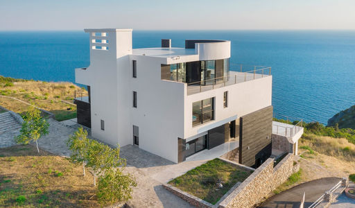 Дом площадью 1150 кв.м. с видом на море, лот 1016