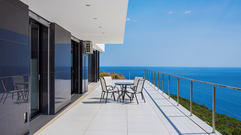 Дом площадью 1150 кв.м. с видом на море, лот 1016