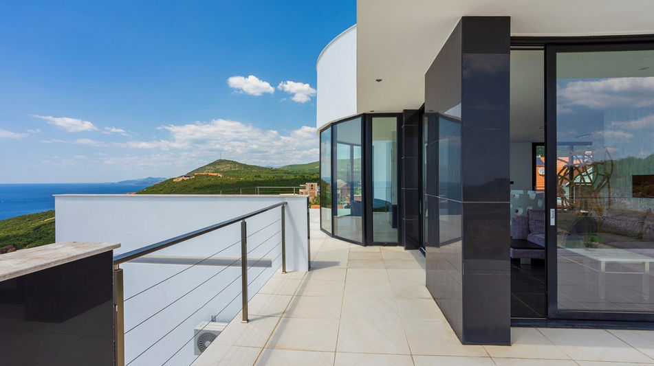 Дом площадью 1150 кв.м. с видом на море, лот 1016