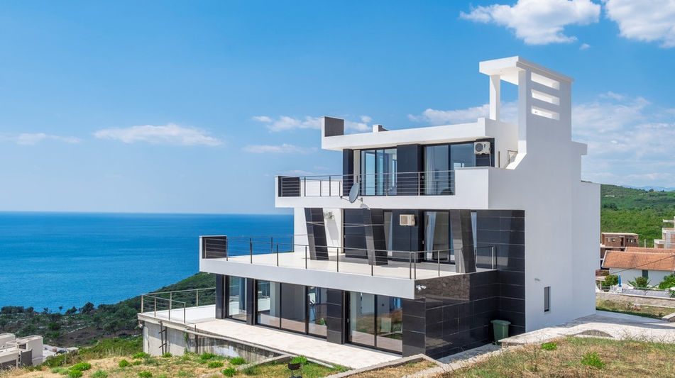 Дом площадью 1150 кв.м. с видом на море, лот 1016