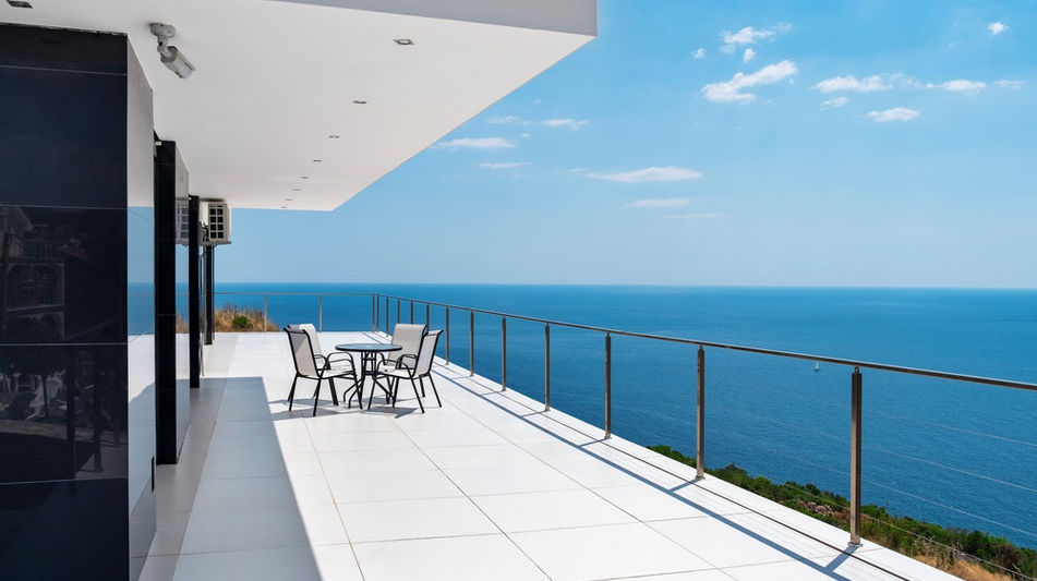 Дом площадью 1150 кв.м. с видом на море, лот 1016