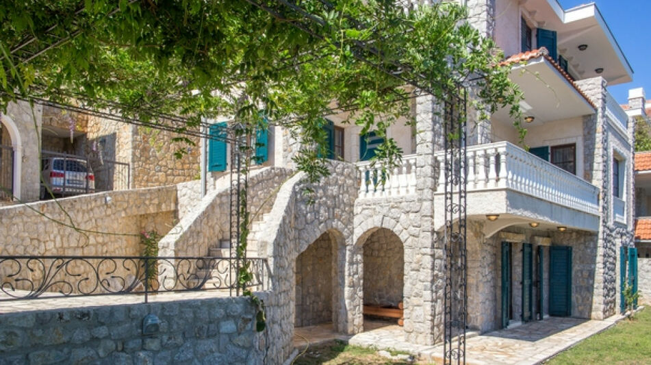 Дом площадью 235 кв.м. с видом на море, лот 1030