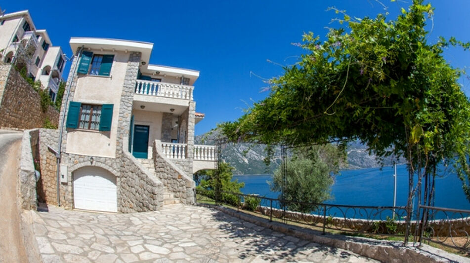 Дом площадью 235 кв.м. с видом на море, лот 1030