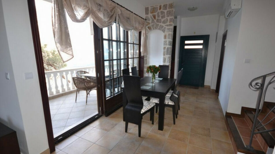 Дом площадью 235 кв.м. с видом на море, лот 1030