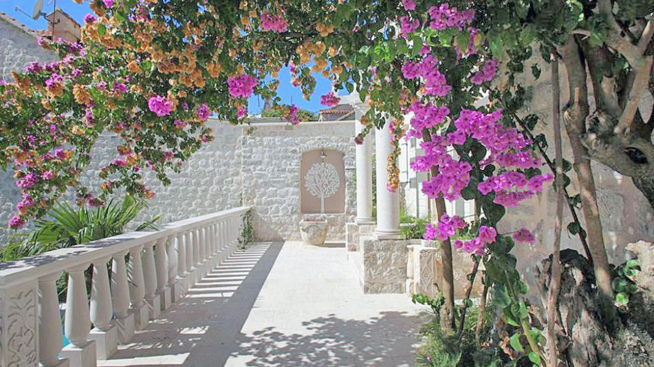 Дом площадью 382 кв.м. с видом на море, лот 1066