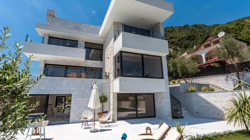 Дом площадью 350 кв.м. с видом на море, лот 1073