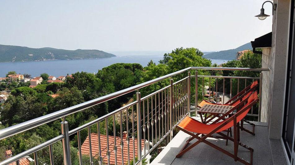 Дом площадью 320 кв.м. с видом на море, лот 1075