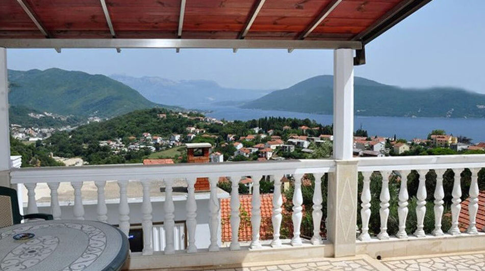 Дом площадью 320 кв.м. с видом на море, лот 1075