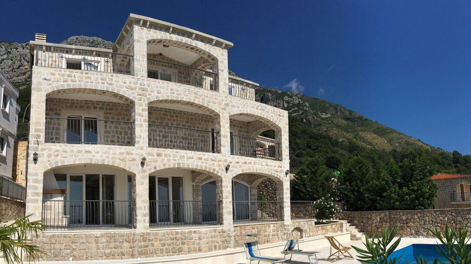 Дом площадью 450 кв.м. с видом на море, лот 1211