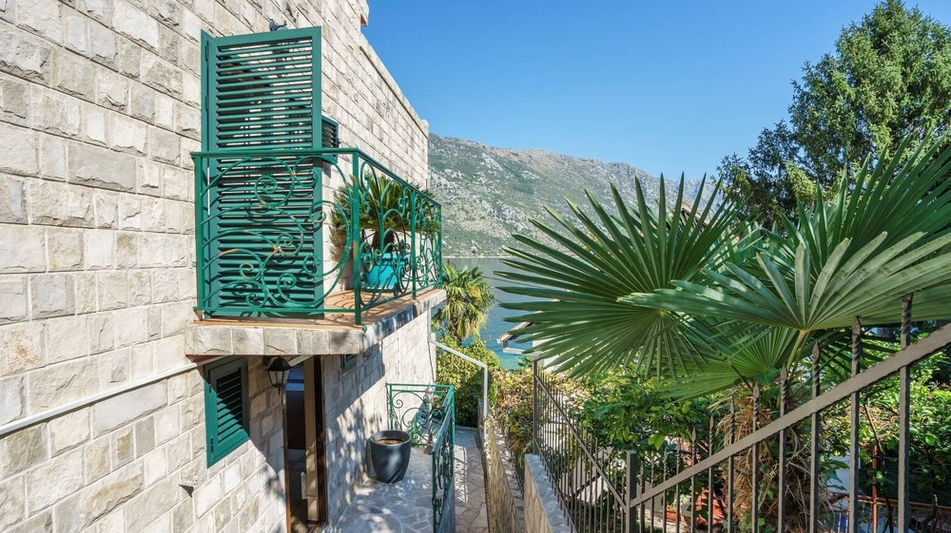 Дом площадью 215 кв.м. с видом на море, лот 1219