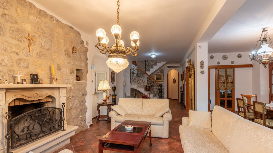 Дом площадью 530 кв.м. с видом на море, лот 1233