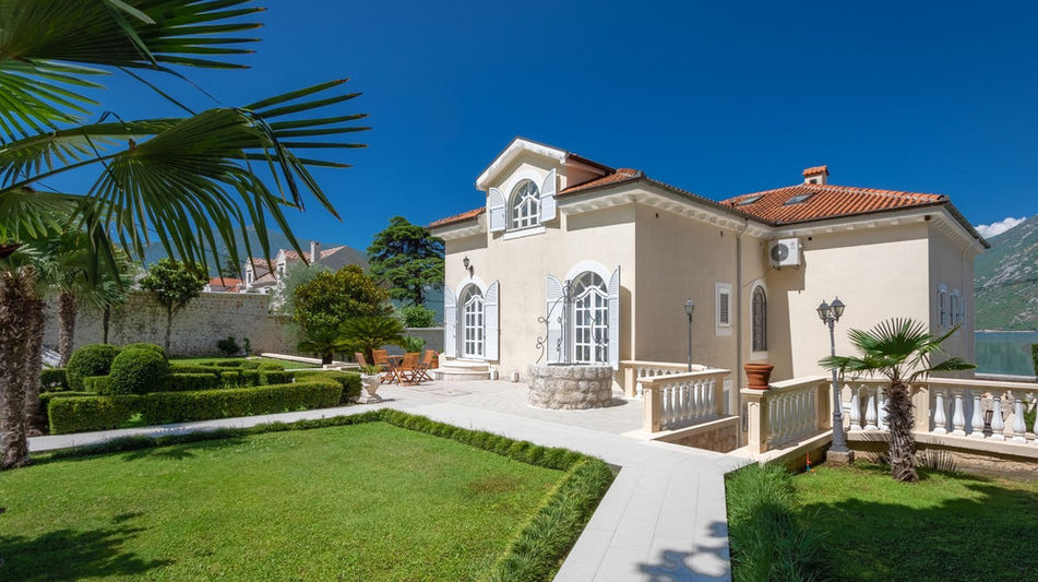 Дом площадью 530 кв.м. с видом на море, лот 1233