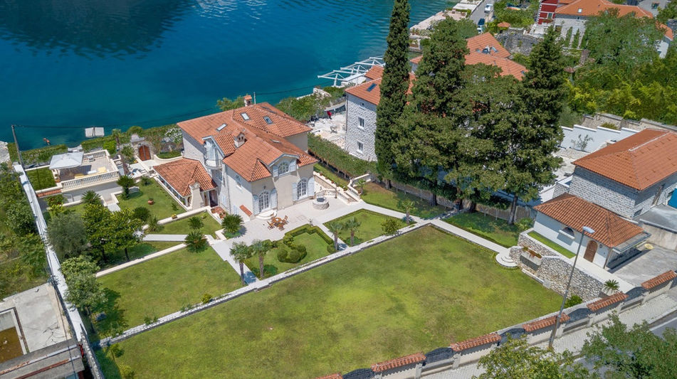 Дом площадью 530 кв.м. с видом на море, лот 1233