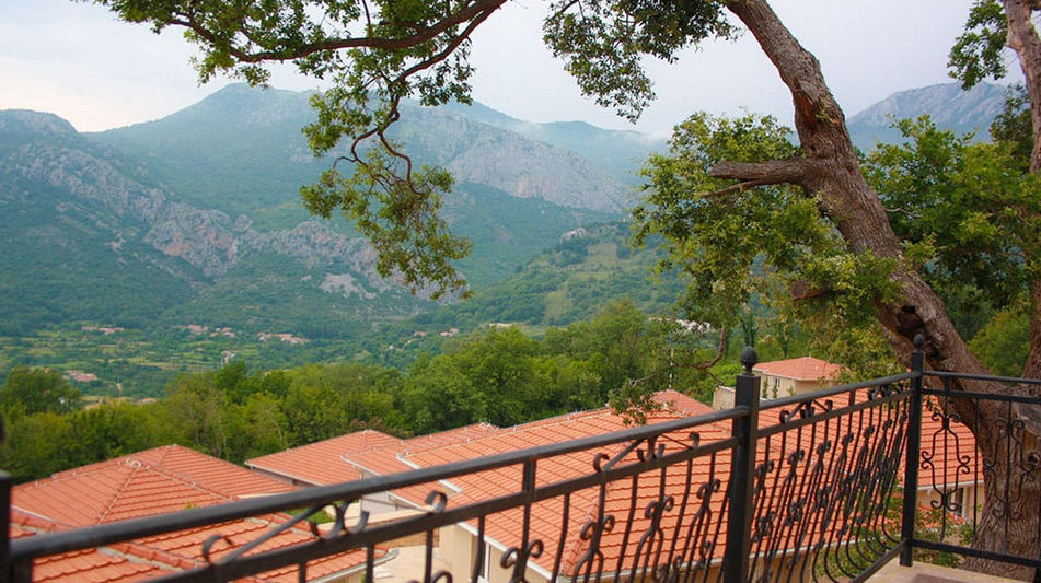 Дом площадью 1200 кв.м. с видом на море, лот 1310