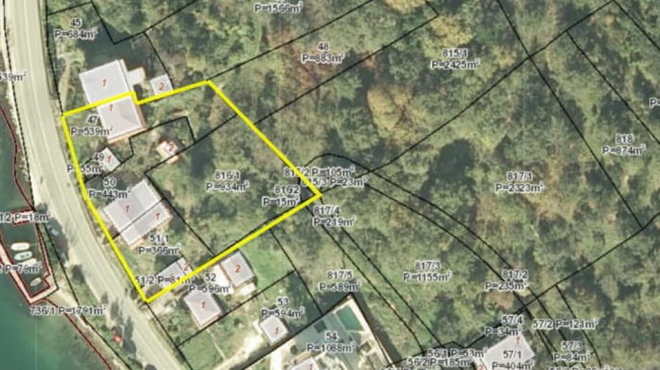 Земельный участок площадью 1740 кв.м., лот 517