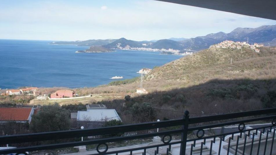 Дом площадью 1400 кв.м. с видом на море, лот 539