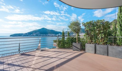 Квартира площадью 156 кв.м. с видом на море, лот 548