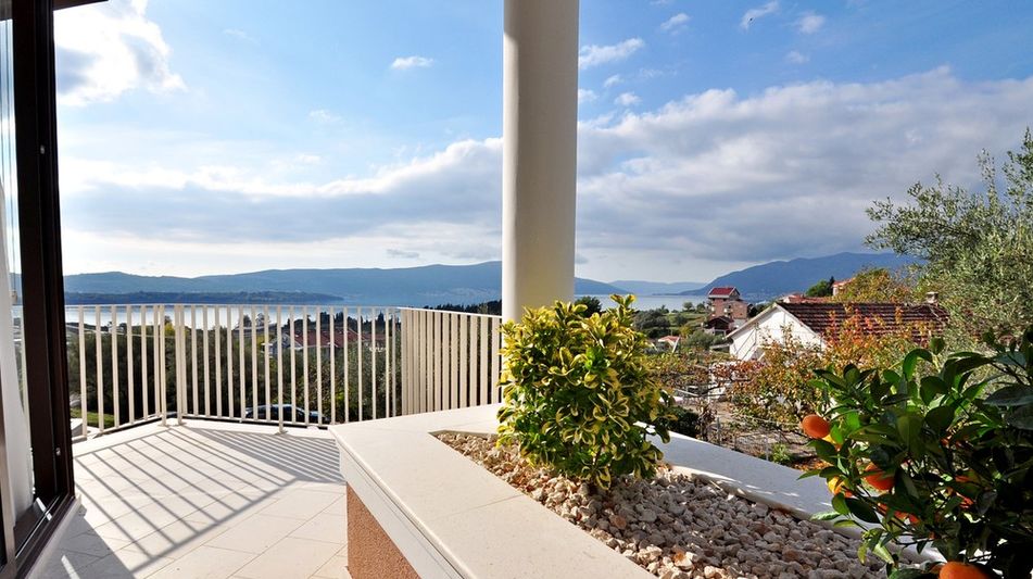 Дом площадью 240 кв.м. с видом на море, лот 626