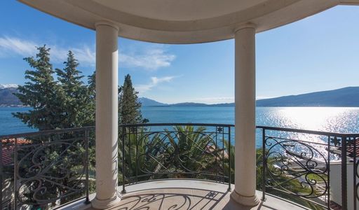 Дом площадью 710 кв.м. с видом на море, лот 629