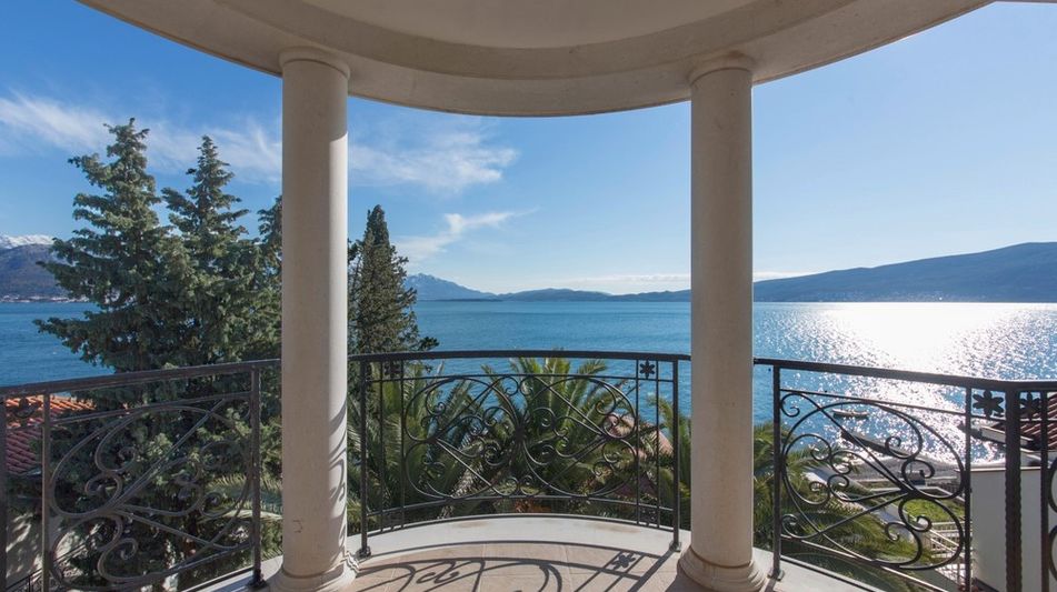 Дом площадью 710 кв.м. с видом на море, лот 629