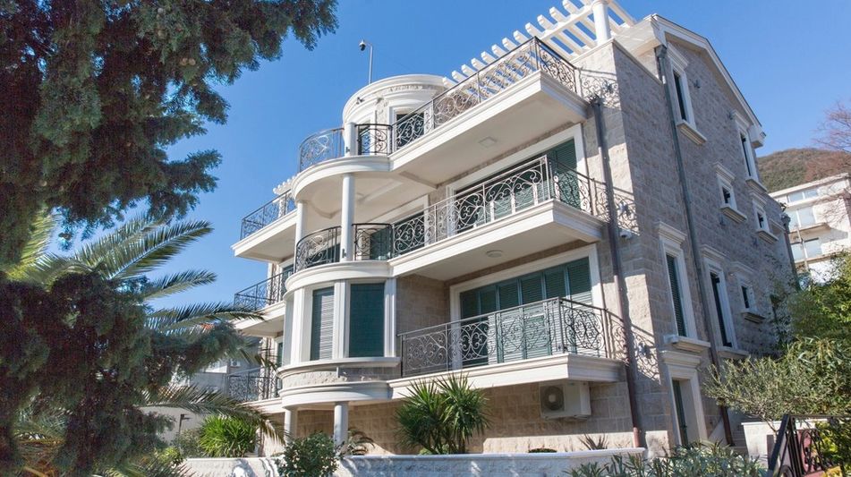 Дом площадью 710 кв.м. с видом на море, лот 629