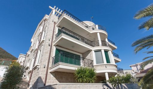 Дом площадью 710 кв.м. с видом на море, лот 629