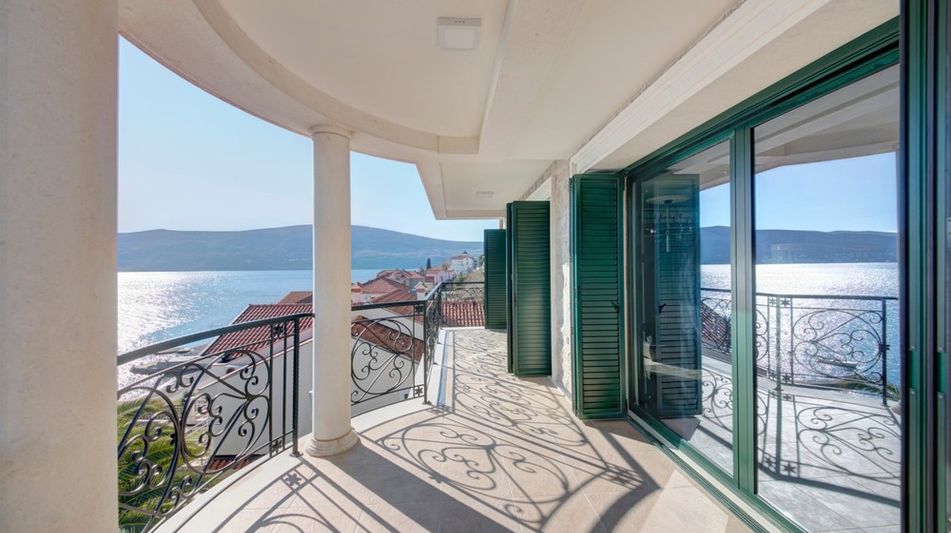 Дом площадью 710 кв.м. с видом на море, лот 629