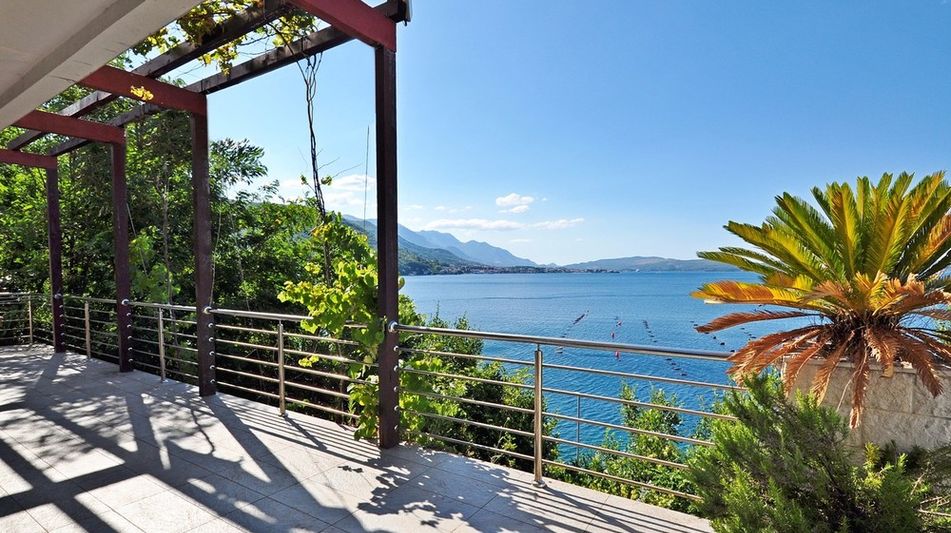 Дом площадью 375 кв.м. с видом на море, лот 635