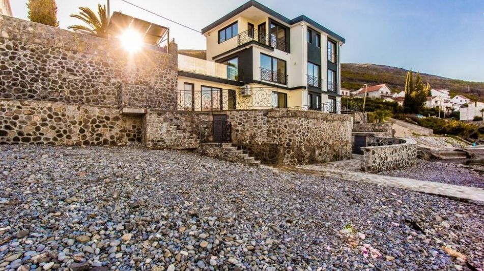 Дом площадью 420 кв.м. с видом на море, лот 639