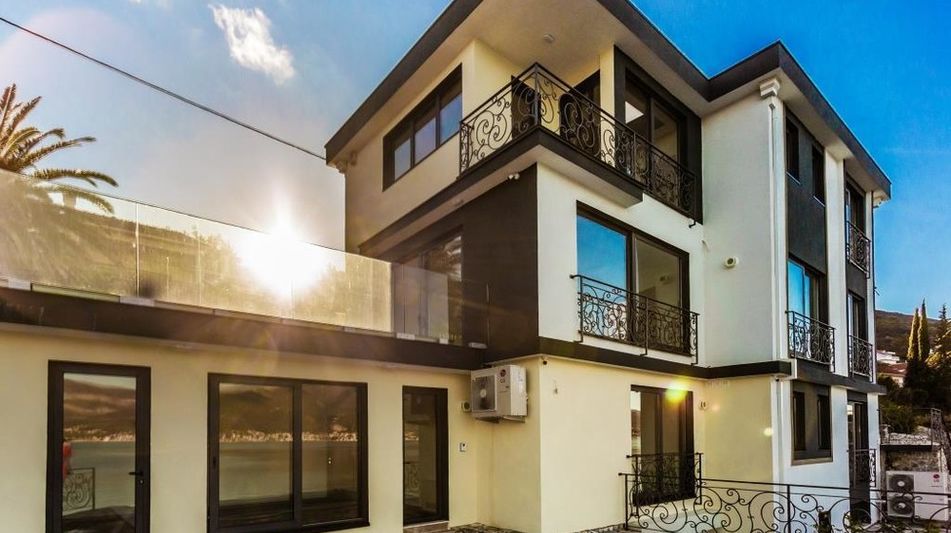 Дом площадью 420 кв.м. с видом на море, лот 639