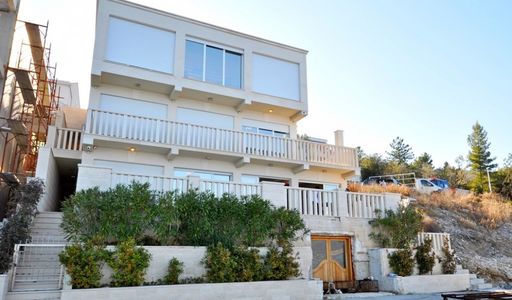 Дом площадью 575 кв.м. с видом на море, лот 641