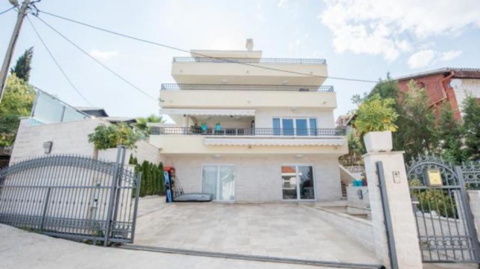 Дом площадью 280 кв.м. с видом на море, лот 642