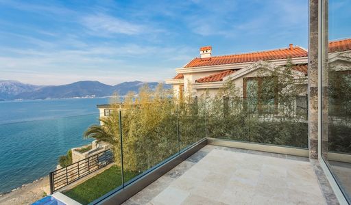 Дом площадью 330 кв.м. с видом на море, лот 645