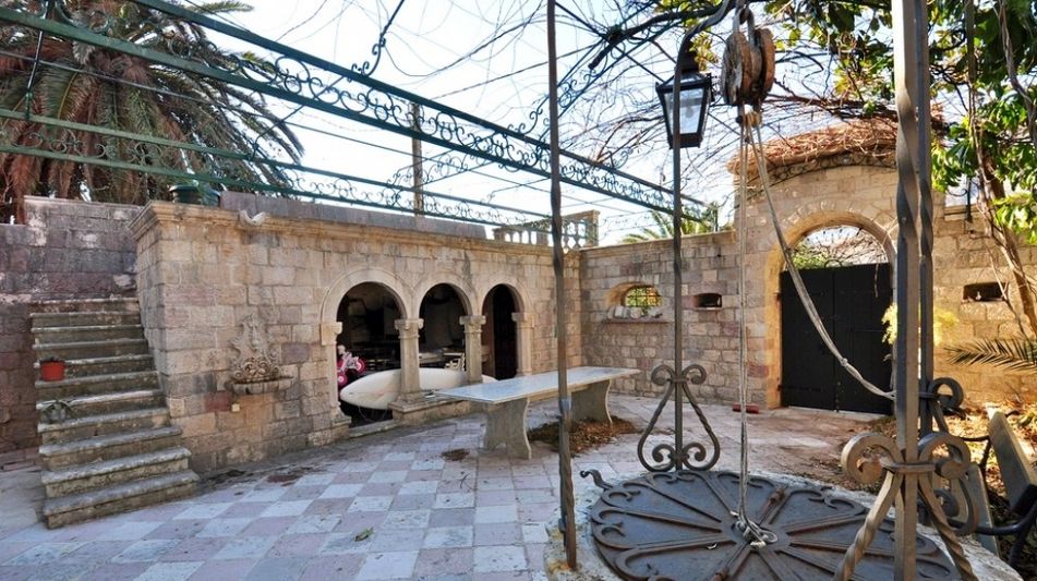 Дом площадью 235 кв.м. с видом на море, лот 648