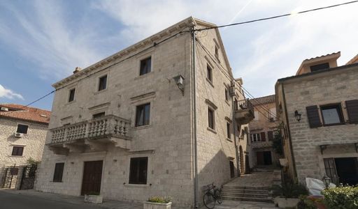 Дом площадью 400 кв.м. с видом на море, лот 658