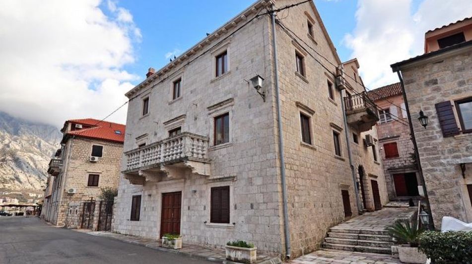 Дом площадью 400 кв.м. с видом на море, лот 658