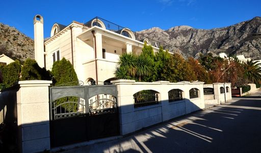 Дом площадью 270 кв.м. с видом на море, лот 660