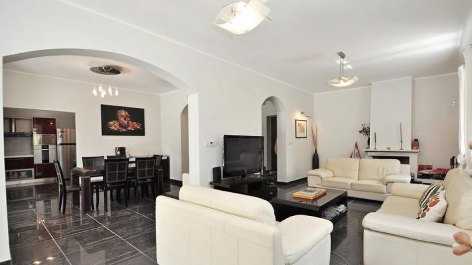 Дом площадью 554 кв.м. с видом на море, лот 661