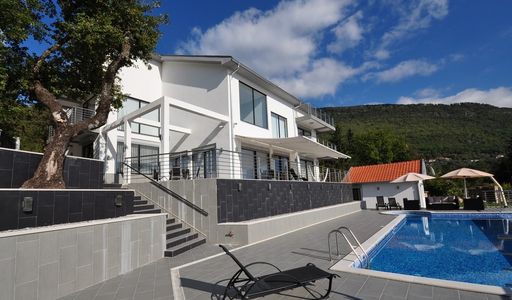 Дом площадью 390 кв.м. с видом на море, лот 666