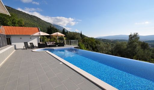 Дом площадью 390 кв.м. с видом на море, лот 666