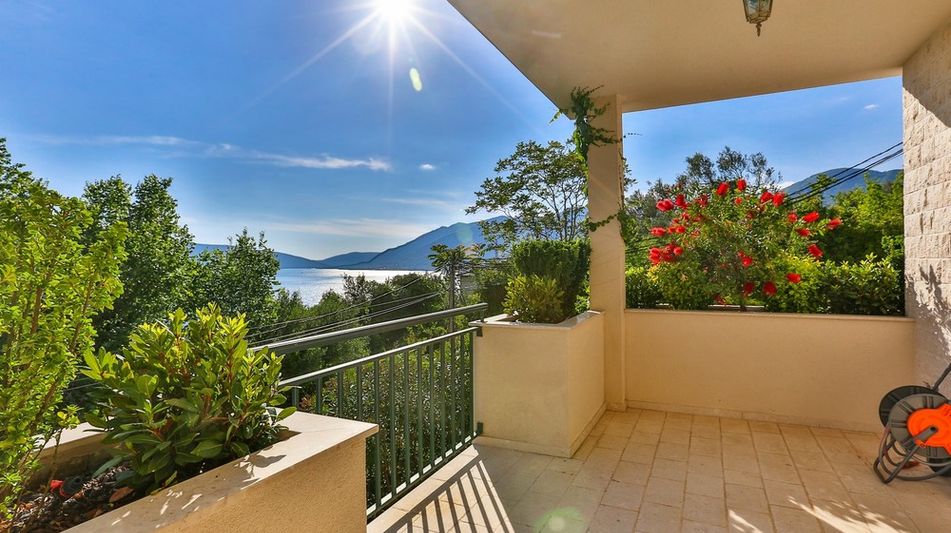 Дом площадью 240 кв.м. с видом на море, лот 668