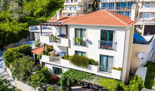 Дом площадью 240 кв.м. с видом на море, лот 668