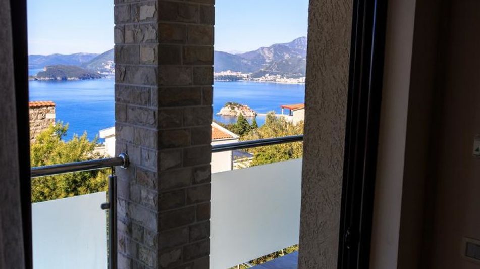 Дом площадью 340 кв.м. с видом на море, лот 669