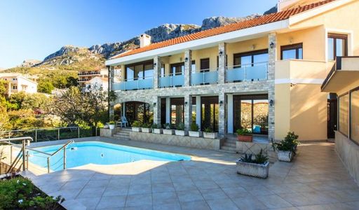 Дом площадью 340 кв.м. с видом на море, лот 669