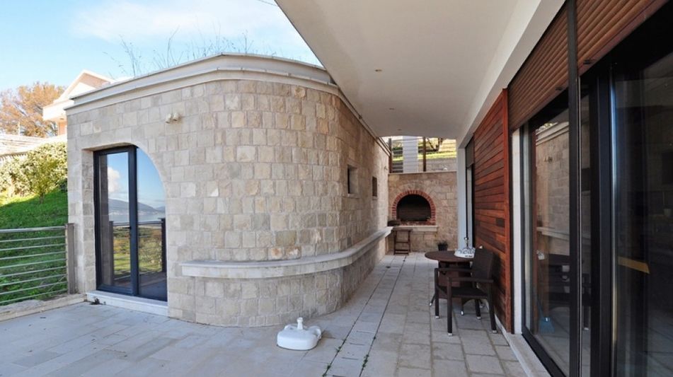 Дом площадью 371 кв.м. с видом на море, лот 680