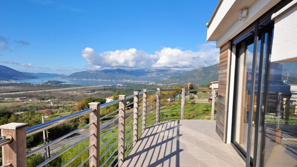 Дом площадью 371 кв.м. с видом на море, лот 680